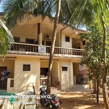 21In Guest House Calangute Esterno foto