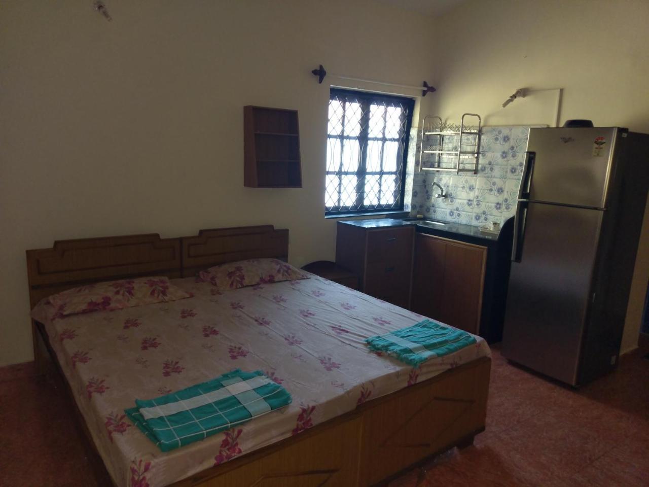 21In Guest House Calangute Esterno foto